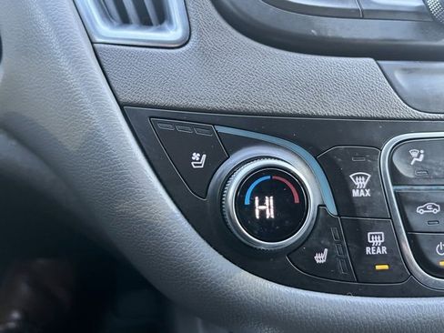 Used 2018 Chevrolet Malibu Premier w/ Driver Confidence Package image 34