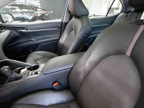 Used 2023 Toyota Camry XSE image 10