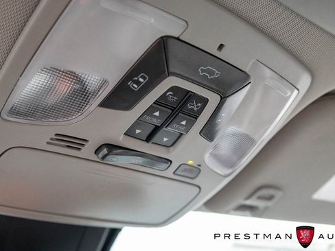 Used 2020 Toyota Sienna Limited image 37