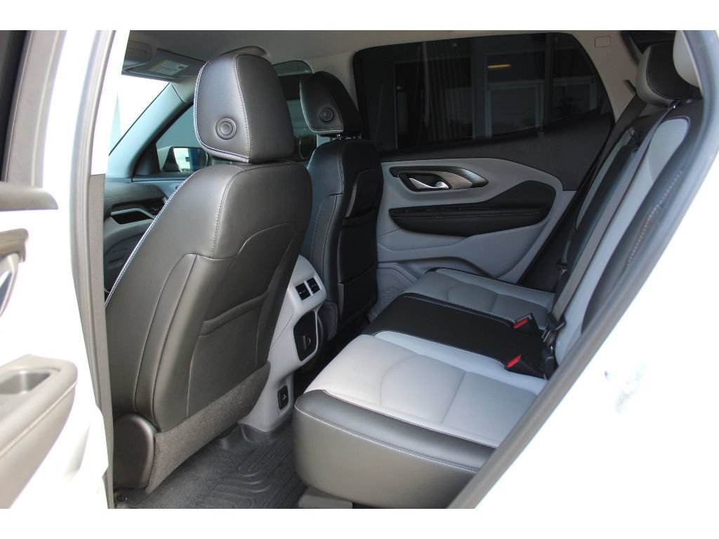 Used 2022 GMC Terrain SLT w/ Infotainment Package II FWD image 16