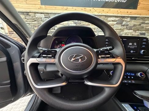Certified 2023 Hyundai Elantra SEL FWD image 17