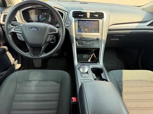 Used 2020 Ford Fusion SE FWD image 8