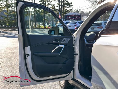 Used 2023 BMW X1 xDrive28i w/ Premium Package image 25