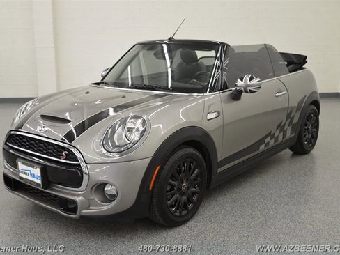 Used 2017 MINI Cooper S image 2