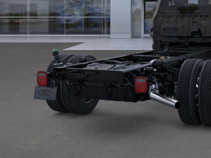New 2025 Ford F550 Luxury RWD image 21