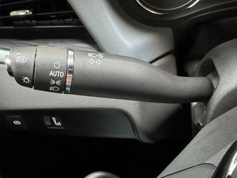 Used 2023 Buick Enclave Essence w/ Experience Buick Package image 21