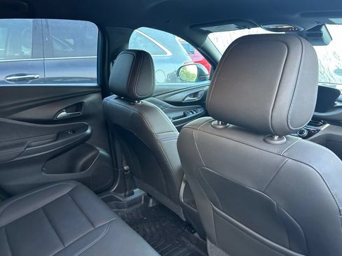 Used 2025 Buick Envista Sport Touring w/ Convenience I Package FWD image 10