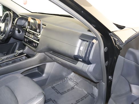 Used 2025 Nissan Pathfinder SV image 42