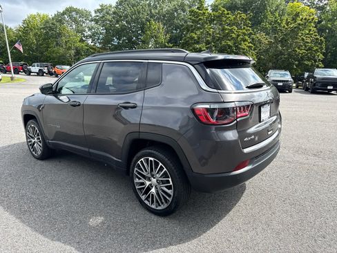 Used 2023 Jeep Compass Limited w/ Elite Group AWD/4WD image 5