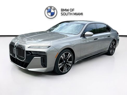 Certified 2024 BMW 740i w/ Executive Package image 3