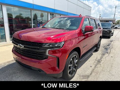 Used 2024 Chevrolet Suburban RST w/ Luxury Package AWD/4WD image 1