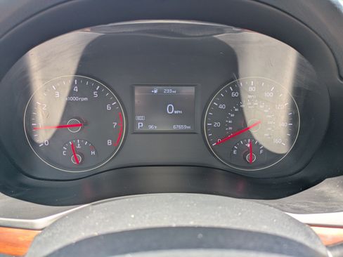 Used 2017 Kia Cadenza Premium FWD image 24