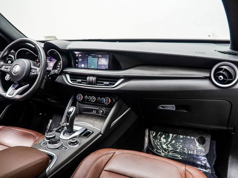 Used 2022 Alfa Romeo Stelvio Ti image 16