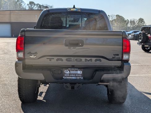 Used 2020 Toyota Tacoma SR5 image 8