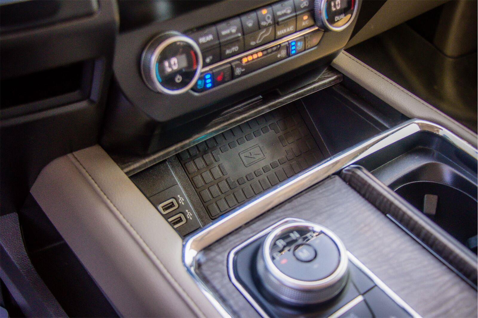 Used 2019 Ford Expedition Limited w/ Equipment Group 301A RWD image 19
