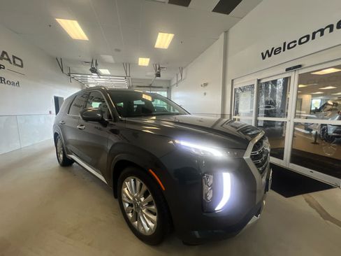 Used 2020 Hyundai Palisade Limited w/ Winter Weather Package AWD/4WD image 8