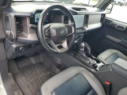Used 2023 Ford Bronco Outer Banks AWD/4WD image 6