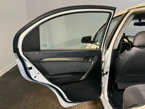 Used 2007 Chevrolet Aveo LT image 19