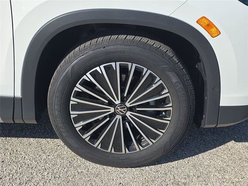 New 2026 Volkswagen Tiguan S FWD image 24