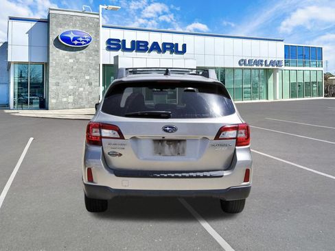 Used 2017 Subaru Outback 2.5i Limited AWD/4WD image 5