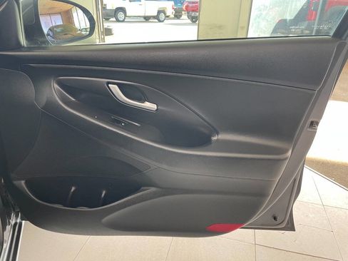 Used 2018 Hyundai Elantra GT image 27