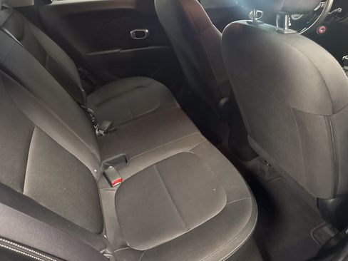 Used 2015 Kia Soul FWD image 13