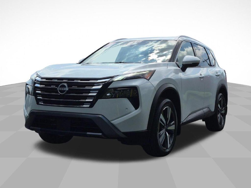 Used 2025 Nissan Rogue SL AWD/4WD image 7