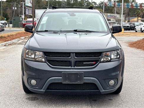 Used 2018 Dodge Journey SXT w/ Blacktop Package image 2