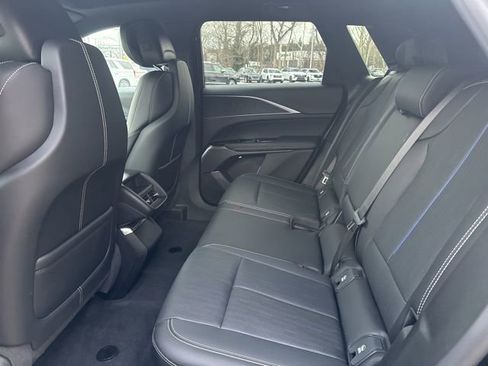 Used 2025 Cadillac Lyriq Luxury image 11