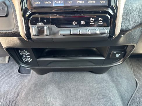 Used 2024 RAM 2500 Laramie w/ Safety Group AWD/4WD image 13