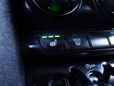 Used 2018 MINI Cooper 2-Door Hardtop image 37