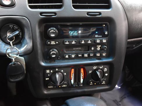Used 2001 Chevrolet Monte Carlo SS w/ Preferred Equipment Group FWD image 18