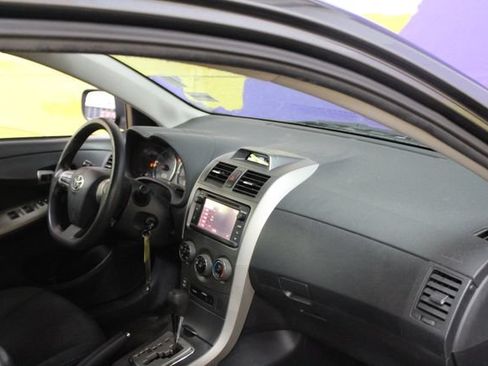 Used 2013 Toyota Corolla S FWD image 11