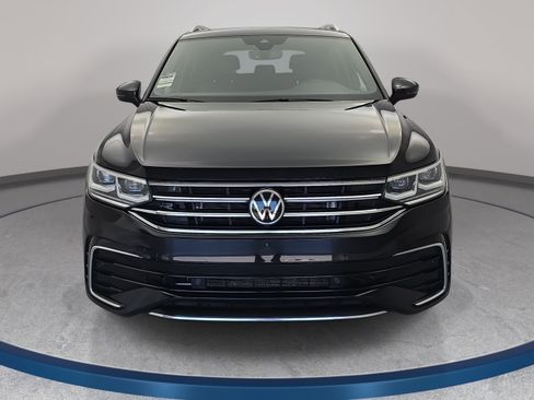 Certified 2023 Volkswagen Tiguan SEL R-Line AWD/4WD image 2