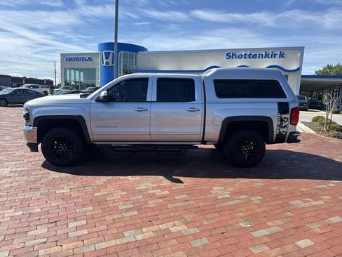 Used 2017 Chevrolet Silverado 1500 LT w/ All Star Edition AWD/4WD image 3