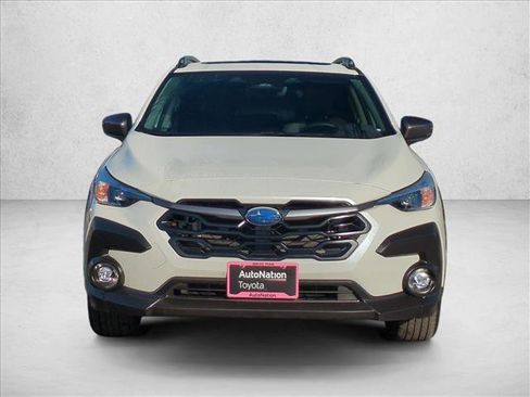 Used 2024 Subaru Crosstrek 2.0i Premium image 2