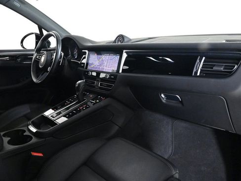 Certified 2023 Porsche Macan S image 18
