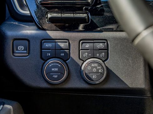 Used 2025 Chevrolet Silverado 2500 High Country w/ High Country Premium Package image 21