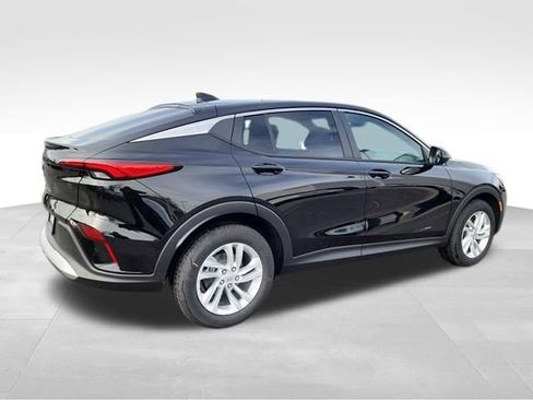 New 2026 Buick Envista Preferred FWD image 2