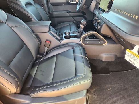 New 2025 Ford Bronco Badlands image 10