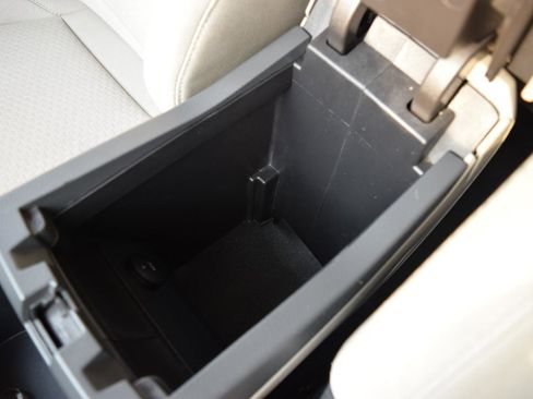 Used 2017 Ford Escape SE image 27