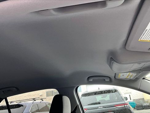 Used 2022 Chevrolet Equinox LS w/ LS Convenience Package image 17