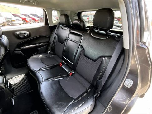 Used 2019 Jeep Compass Latitude w/ Cold Weather Group image 19