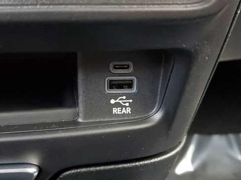 New 2026 Chrysler Pacifica Select image 34