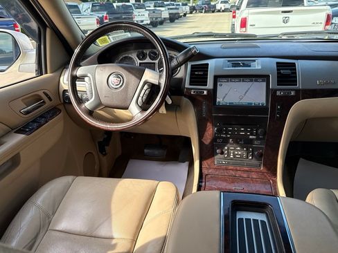 Used 2011 Cadillac Escalade 4WD Hybrid image 13