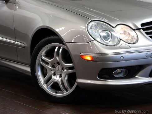 Used 2004 Mercedes-Benz CLK 500 2dr Cabriolet 5.0L image 3