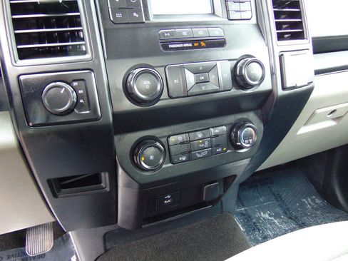 Used 2019 Ford F150 XL w/ XL Power Equipment Group AWD/4WD image 17