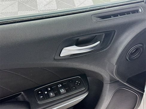 Used 2022 Dodge Charger SXT image 24