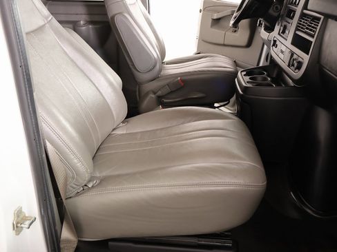 Used 2020 Chevrolet Express 3500 LS image 10