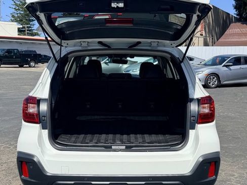 Used 2018 Subaru Outback 2.5i Limited AWD/4WD image 19